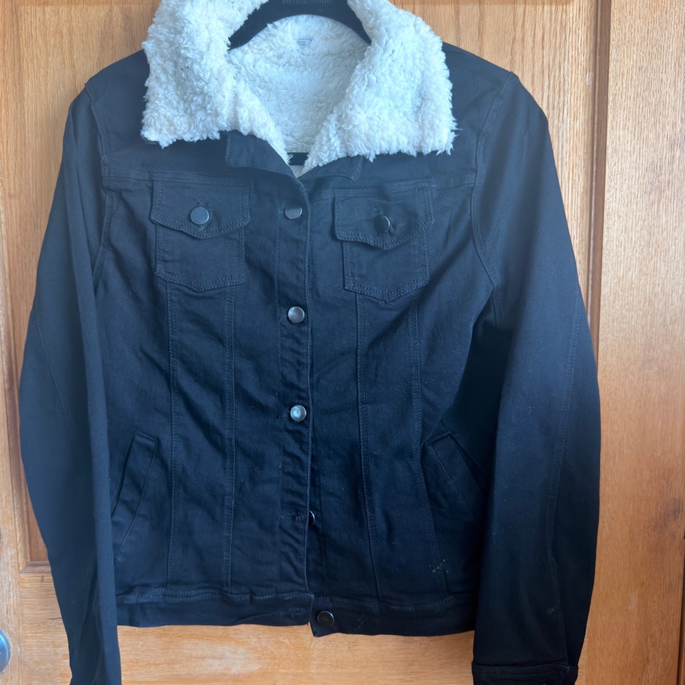 Women's Black Sherpa-Lined Denim Jacket
